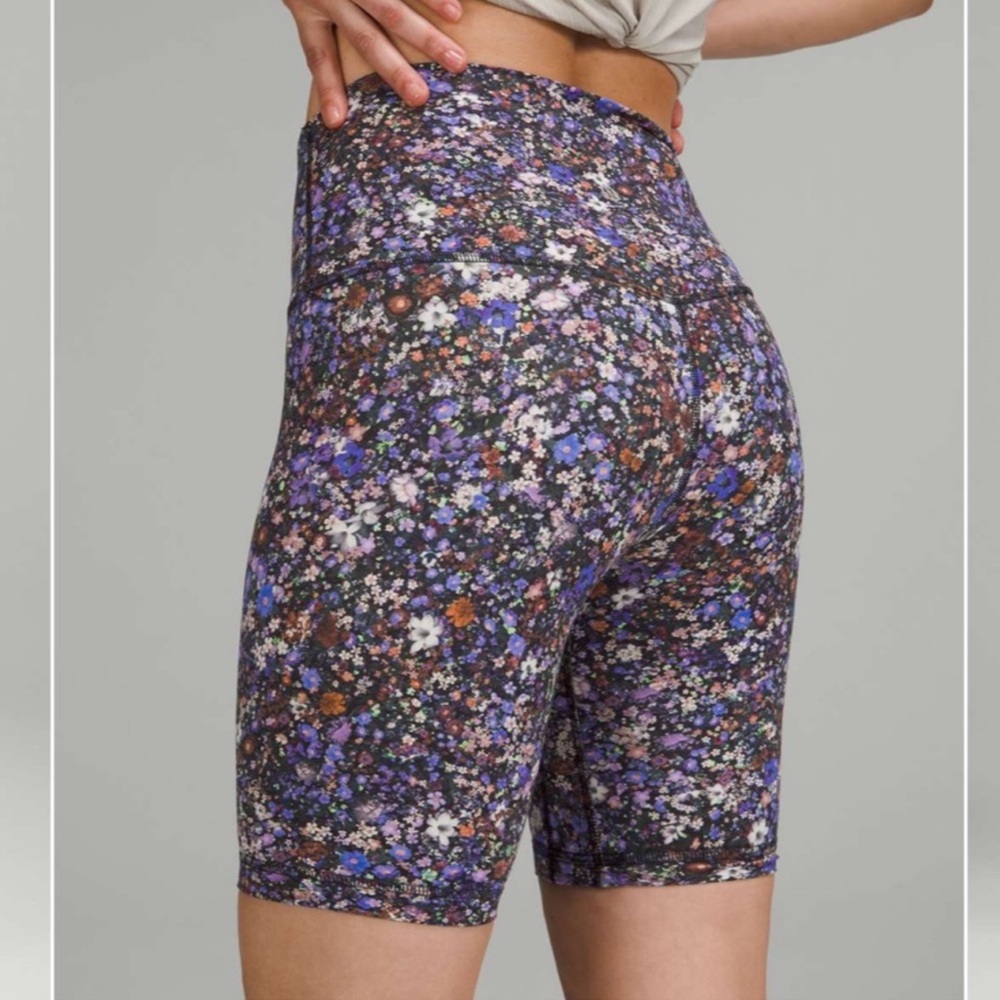 Lululemon Align™ High-Rise Short 8" - size 6